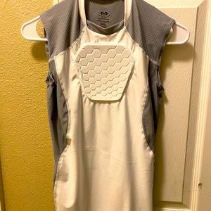 McDavid hexpad sternum shirt YXL